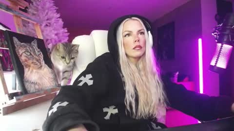 stage Kylie Sinner  brand CLITBAIT online show from 02-07-26, 02:15