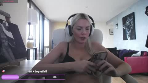 stage Kylie Sinner  brand CLITBAIT online show from 05-17-26, 10:55