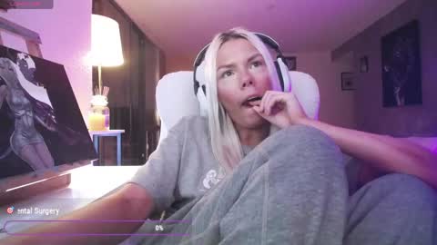 stage Kylie Sinner  brand CLITBAIT online show from 05-29-26, 02:31