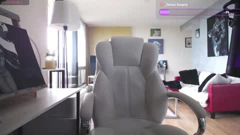 Snapshot of tinykylie chatting on 06-10-26, 06:07 stage Kylie Sinner brand CLITBAIT online show from 06-10-26, 06:07