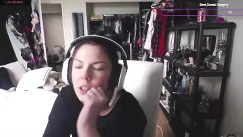 Snapshot of tinykylie chatting on 06-13-26, 08:40 stage Kylie Sinner brand CLITBAIT online show from 06-13-26, 08:40