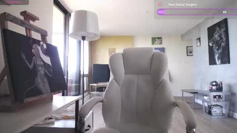 Snapshot of tinykylie chatting on 06-22-26, 03:31 stage Kylie Sinner brand CLITBAIT online show from 06-22-26, 03:31