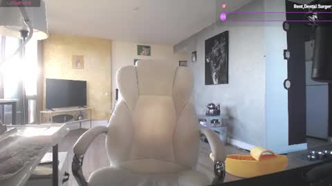 Snapshot of tinykylie chatting on 07-12-26, 11:18 stage Kylie Sinner brand CLITBAIT online show from 07-12-26, 11:18