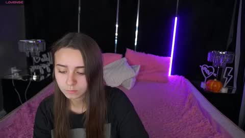 tinynataliee online show from 11-26-25, 03:13