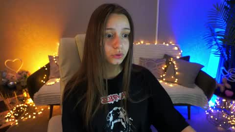 tinynataliee online show from 05-17-26, 08:27