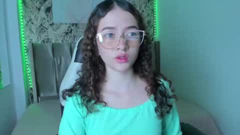 tinysophi online show from 06-12-26, 01:10