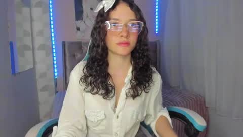 tinysophi online show from 06-25-26, 06:34