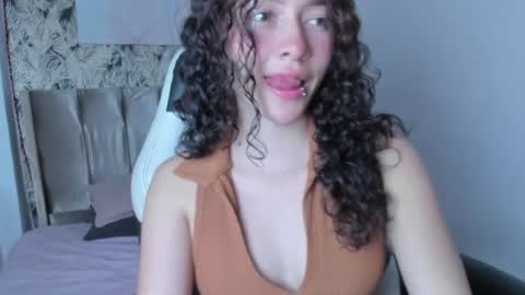 tinysophi online show from 06-27-26, 02:23
