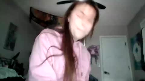 Snapshot of tinytittiexx chatting on 04-23-26, 06:32 tinytittiexx online show from 04-23-26, 06:32