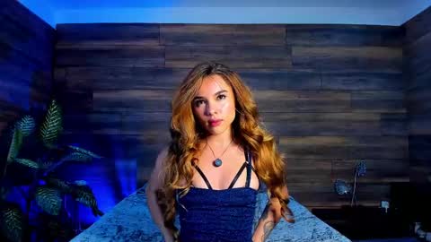 Snapshot of tinyw0nder chatting on 10-15-25, 09:59 Instagram  tinyw0nder online show from 10-15-25, 09:59