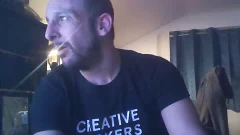 Snapshot of tiqueb40 chatting on 03-03-26, 01:23 tiqueb40 online show from 03-03-26, 01:23