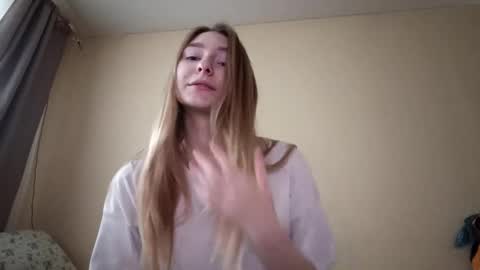 Snapshot of tishabhagat chatting on 11-03-25, 06:36 Hi Im Carry 18 years old online show from 11-03-25, 06:36