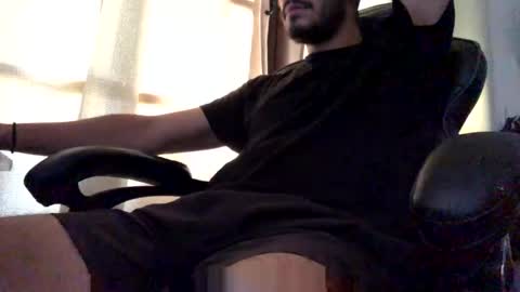 Snapshot of titanenh chatting on 03-05-25, 09:48 Titan online show from 03-05-25, 09:48