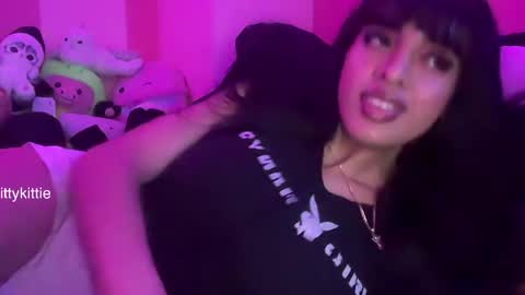 HOTTIE4U online show from 04-16-26, 10:34