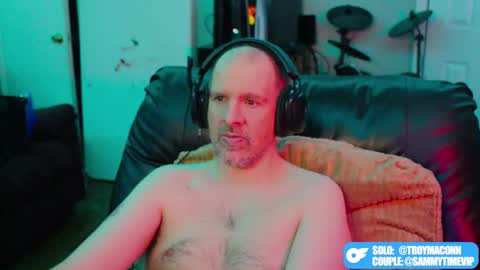 Snapshot of tkmacon chatting on 01-15-26, 12:21 TK Maconn online show from 01-15-26, 12:21