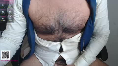 Snapshot of toaster1993 chatting on 04-22-26, 08:28 Leonel online show from 04-22-26, 08:28