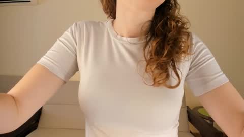 Snapshot of toasterwife chatting on 06-16-26, 05:21 toasterwife online show from 06-16-26, 05:21