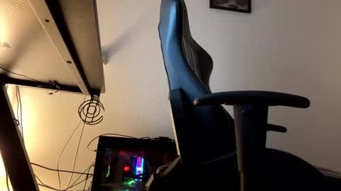 Snapshot of tobi19899 chatting on 10-10-25, 06:07 Jan5676 online show from 10-10-25, 06:07