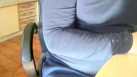 Tobiko online show from 01-19-26, 02:10