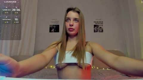 Snapshot of toffeepads chatting on 01-09-26, 08:10 Liza online show from 01-09-26, 08:10