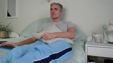 Snapshot of toffmen chatting on 12-23-24, 08:22 Daniel Bisexual uncut 20cm online show from 12-23-24, 08:22