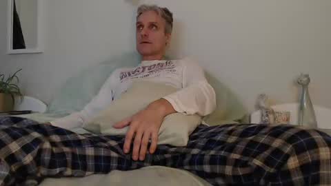 Snapshot of toffmen chatting on 12-25-24, 02:45 Daniel Bisexual uncut 20cm online show from 12-25-24, 02:45