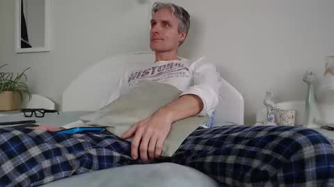 Snapshot of toffmen chatting on 12-26-24, 09:01 Daniel Bisexual uncut 20cm online show from 12-26-24, 09:01