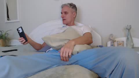 Snapshot of toffmen chatting on 01-11-25, 03:09 Daniel Bisexual uncut 20cm online show from 01-11-25, 03:09