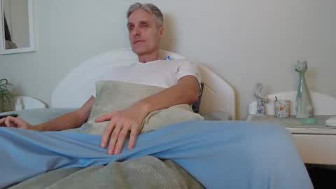 Snapshot of toffmen chatting on 01-18-25, 02:33 Daniel Bisexual uncut 20cm online show from 01-18-25, 02:33