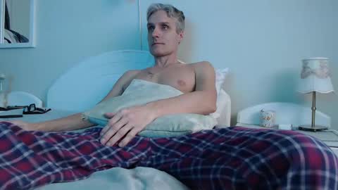 Snapshot of toffmen chatting on 03-01-25, 03:05 Daniel Bisexual uncut 20cm online show from 03-01-25, 03:05