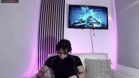 toji lee online show from 11-09-25, 02:21