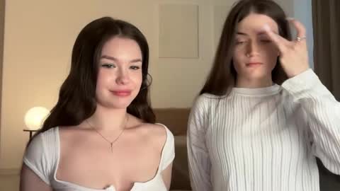 Snapshot of tokyo_blomm chatting on 05-27-26, 01:41 Alice Alice - online show from 05-27-26, 01:41