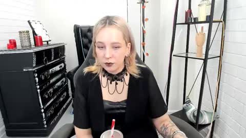 Snapshot of tollimoll chatting on 12-02-24, 09:13 Tolli Moll online show from 12-02-24, 09:13