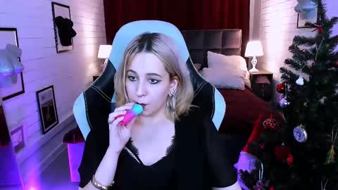 Snapshot of tollimoll chatting on 12-04-24, 04:16 Tolli Moll online show from 12-04-24, 04:16