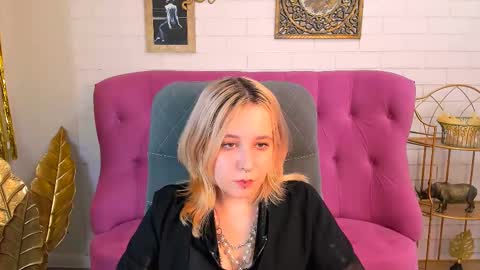 Snapshot of tollimoll chatting on 12-05-24, 09:06 Tolli Moll online show from 12-05-24, 09:06