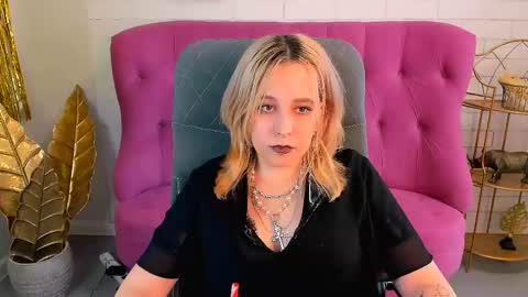 Snapshot of tollimoll chatting on 12-05-24, 03:17 Tolli Moll online show from 12-05-24, 03:17