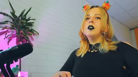 Snapshot of tollimoll chatting on 12-09-24, 03:11 Tolli Moll online show from 12-09-24, 03:11