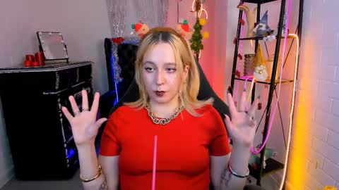 Snapshot of tollimoll chatting on 12-16-24, 12:06 Tolli Moll online show from 12-16-24, 12:06