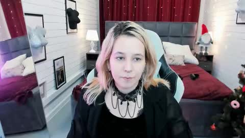 Snapshot of tollimoll chatting on 01-01-25, 05:22 Tolli Moll online show from 01-01-25, 05:22