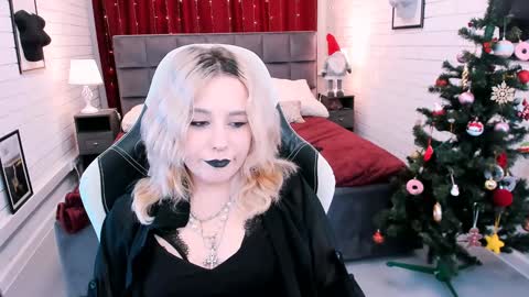 Snapshot of tollimoll chatting on 01-02-25, 09:11 Tolli Moll online show from 01-02-25, 09:11