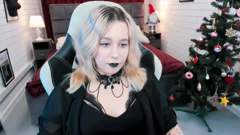 Snapshot of tollimoll chatting on 01-03-25, 08:10 Tolli Moll online show from 01-03-25, 08:10