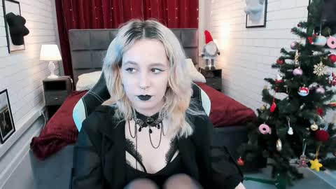 Snapshot of tollimoll chatting on 01-03-25, 11:14 Tolli Moll online show from 01-03-25, 11:14