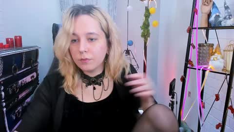 Snapshot of tollimoll chatting on 01-09-25, 05:13 Tolli Moll online show from 01-09-25, 05:13