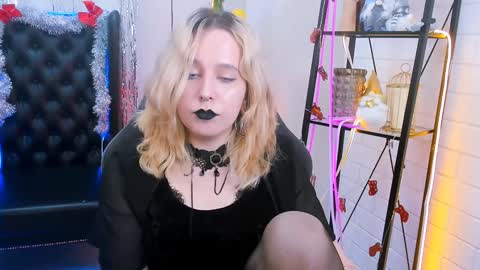 Snapshot of tollimoll chatting on 01-09-25, 08:13 Tolli Moll online show from 01-09-25, 08:13