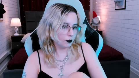 Snapshot of tollimoll chatting on 01-20-25, 08:19 Tolli Moll online show from 01-20-25, 08:19