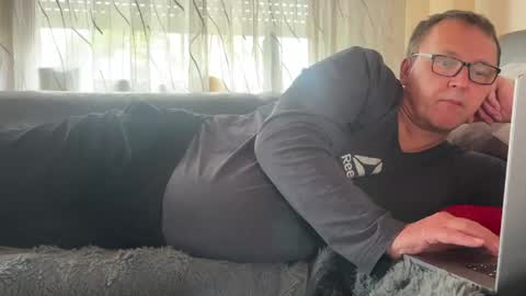 Tom online show from 04-21-26, 02:45