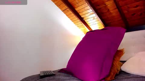   online show from 12-20-25, 01:07