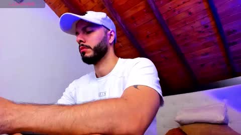 Snapshot of tom_bailey_ chatting on 02-03-26, 12:43 online show from 02-03-26, 12:43