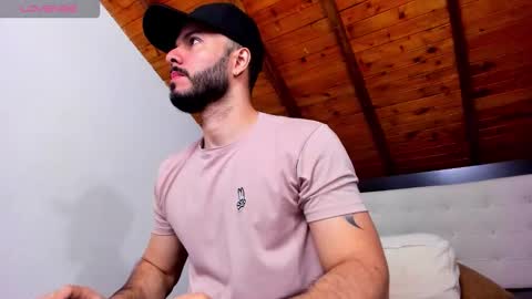 Snapshot of tom_bailey_ chatting on 02-07-26, 12:20 online show from 02-07-26, 12:20