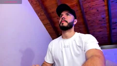 Snapshot of tom_bailey_ chatting on 02-10-26, 12:42 online show from 02-10-26, 12:42